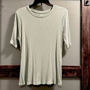 Nine West Soft Spun elbow length shirt. Mint Green in color, size XL.